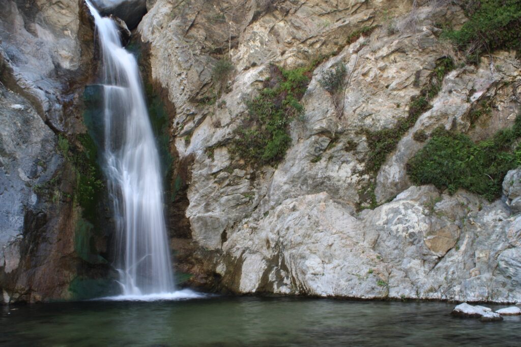 a13utexc The Best Dog-Friendly Waterfalls and Natural Springs in LA