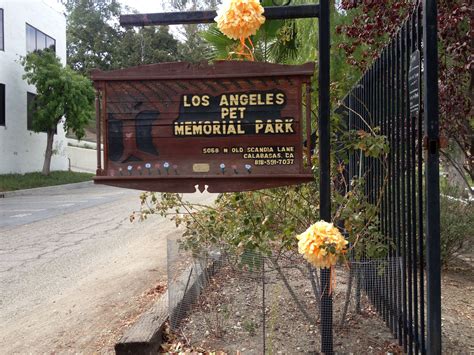L.A. PET MEMORIAL PARK: Paying Respects to your Prized Pussy ...